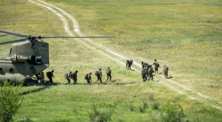 Вооружените сили на САД кои се дел од КФОР во Косово вежбаат на Криволак