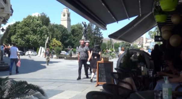 ПРИЈАВА ЗА ПРИЛЕПЧАНЕЦОТ КОЈ СЕ ВОЗЕШЕ НА ШИРОК СОКАК СО АВТОМОБИЛ