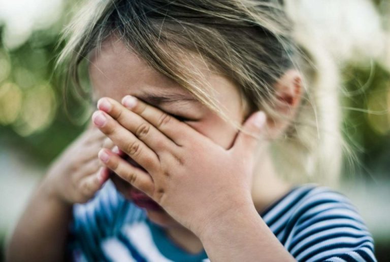 Постојат неколку знаци дека детето ви е пречувствително, совети за родителите