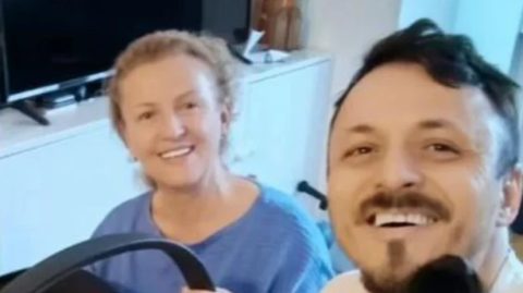 Голем стрес за целото семејство: Мајката на Кајмакоски се огласи по киднапирањето на пејачот