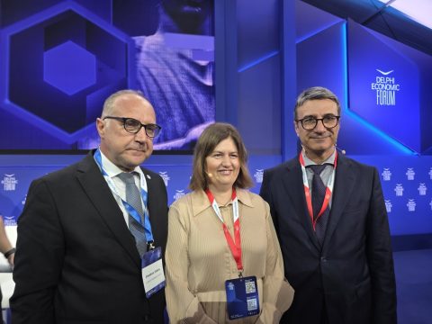 Божиновска во Делфи: Интензивни билатерални средби за засилена енергетска соработка и стратешко позиционирање на Македонија