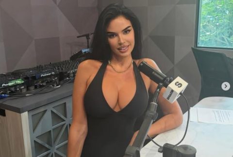 Ивана Кнол се соблече во минијатурно бикини на снег: Хрватската навивачка ги почести следбениците со жешко издание (ФОТО)