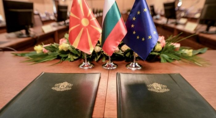 ЛЕФКОВ: Од авион се гледа синхронизираното дејствување на СДСМ со структури од Бугарија за државјанствата, на штета на Македонија