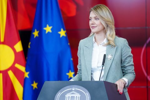 Митева: Носиме мерки што даваат директен ефект врз цените, течниот нафтен гас – плин намален за 5 денари по литар