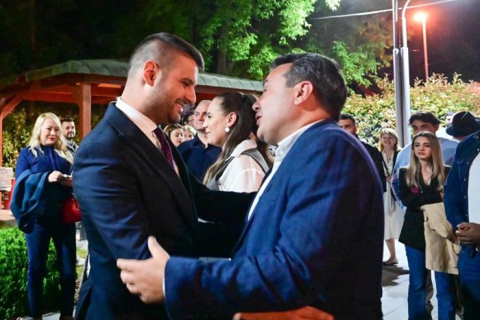 МАНАСИЕВСКИ: Поради „врховниот лидер“ Заев, СДСМ директно се стави во услуга на странски партии, додека во Македонија се маригиналци