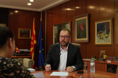 Љутков: Нема укинување, туку реорганизација на културните институции, ансамблот во Тетово ќе се проширува
