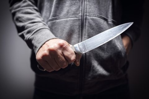 УЖАС: 12-годишно дете повредено со нож, насилникот бил малолетен и не бил сам!